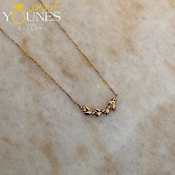 گردنبند طلا برگ نگین دار